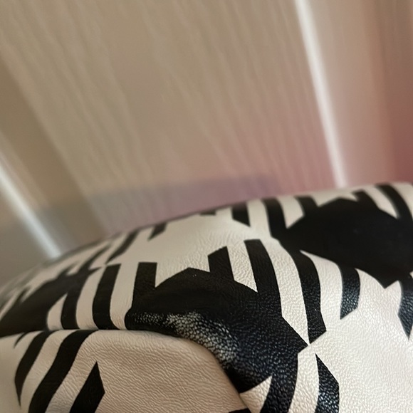 Like new Authentic LUV BETSEY backpack 
BY BETSEY JOHNSON💋 - Picture 8 of 9